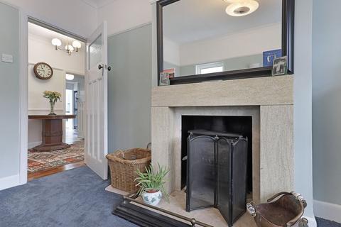22 Ormonde Rise, Buckhurst Hill, IG9 5QQ