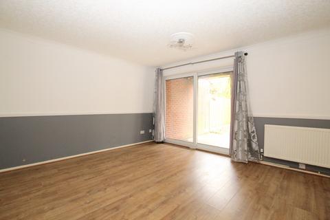 3 bedroom terraced house to rent, Punnetts Court, Salvington Road, Crawley