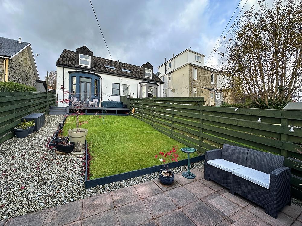 102 Alexander Street, Dunoon, Argyll... 2 bed flat for sale £110,000