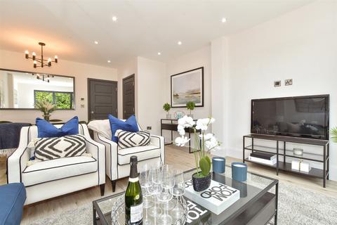 3 bedroom end of terrace house for sale, Harestone Gardens, Stanstead Road, Caterham, Surrey