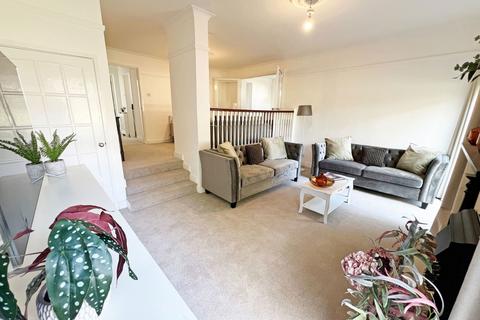 6 Beechfield Close, Great Glen, Leicester, LE8 9EU