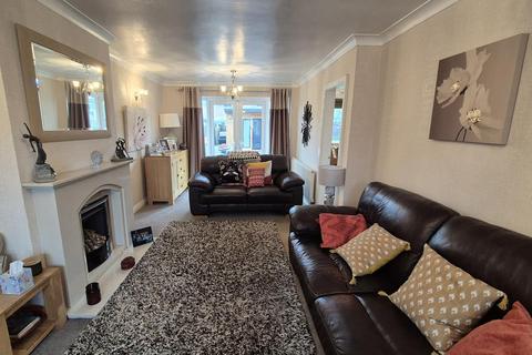 3 bedroom semi-detached house for sale, Dursley Road, Burntwood, WS7 2DS