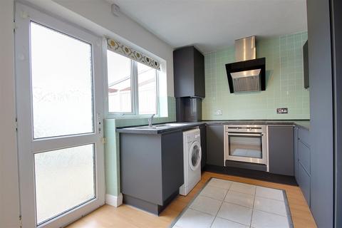 2 bedroom terraced house to rent, Isenburg Way, Hemel Hempstead