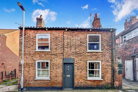 2 Blacksmiths Yard, Barton-upon-humber, DN18 5PQ