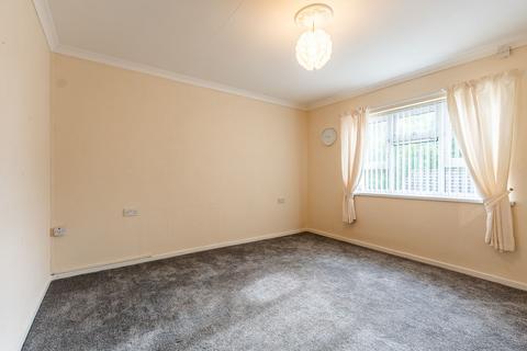 1 bedroom semi-detached bungalow for sale, Hyrst Walk, Batley, WF17