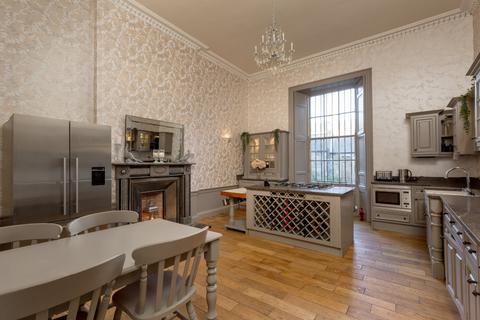 4 Coates Crescent, Edinburgh, EH3 7AL