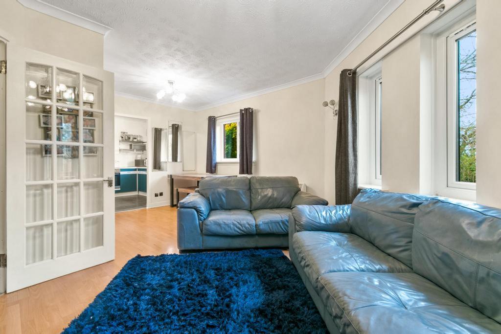 Whitesbridge Avenue, Paisley, PA3 2 bed apartment for sale £70,000