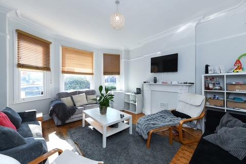 6 bedroom semi-detached house to rent, Millicent Road, West Bridgford NG2