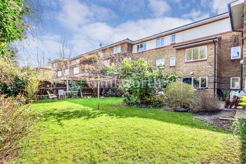 2 bedroom apartment for sale, Myddleton Avenue, Top Floor Flat, London, N4