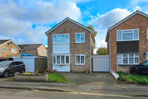 3 bedroom detached house for sale, Stubble Close, Kingsthorpe, Northampton, NN2 8DS