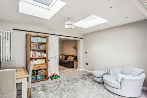 32 Azalea Way, George Green, Slough, SL3 6RN