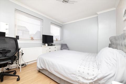 32 Maclean Place, Gorebridge, EH23 4DX