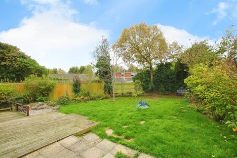 3 Heath Way, Swindon, SN3 4DT
