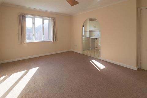 2 bedroom flat for sale, Wilson Road, Hadleigh, Ipswich