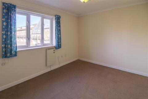 2 bedroom flat for sale, Wilson Road, Hadleigh, Ipswich