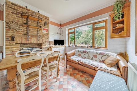 13 Inchmery Road, London, SE6 2NA