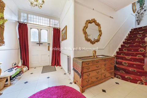 13 Inchmery Road, London, SE6 2NA
