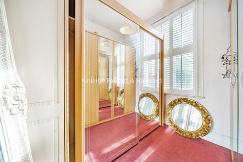 13 Inchmery Road, London, SE6 2NA