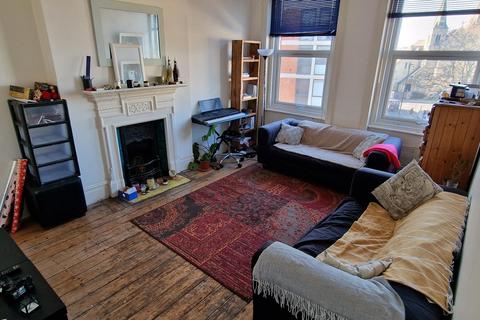 3 bedroom flat to rent, Fortess Road, London NW5