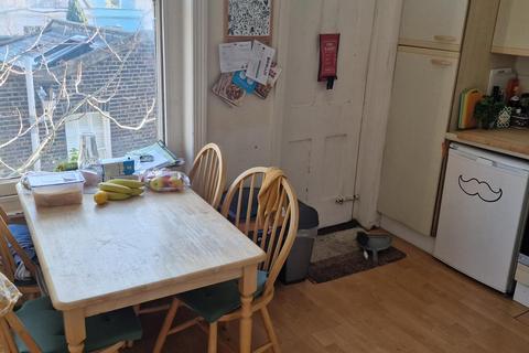 3 bedroom flat to rent, Fortess Road, London NW5