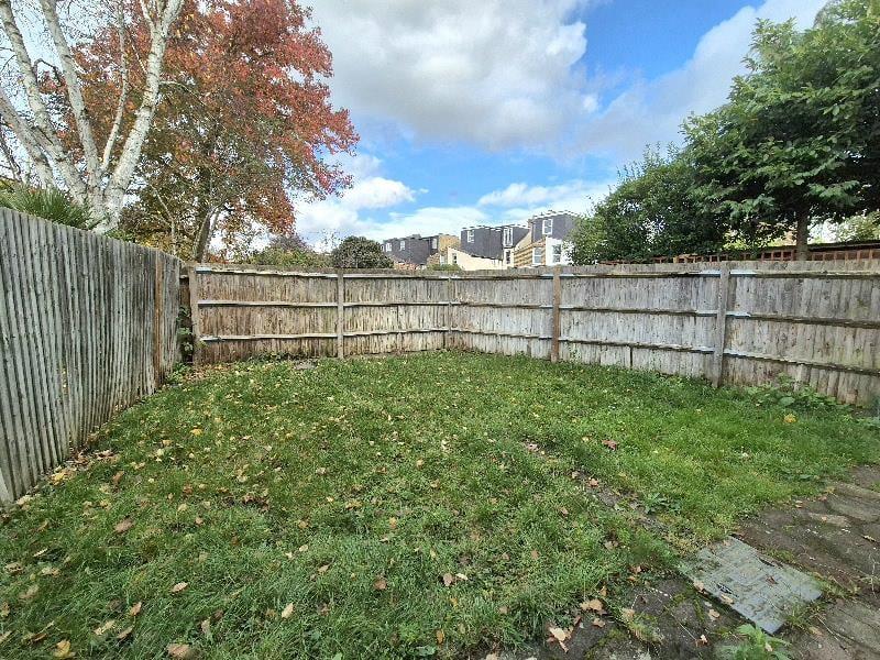 Drayton Bridge Road, Ealing, W13 2 bed flat to rent £2,000 pcm (£462 pw)