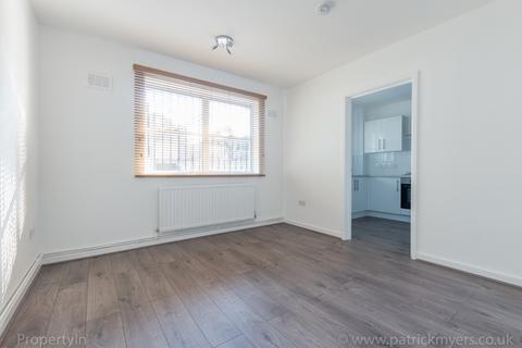 1 bedroom flat to rent, The Gardens East Dulwich SE22