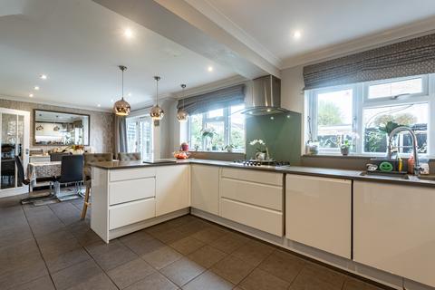 4 bedroom detached house for sale, Yateley GU46