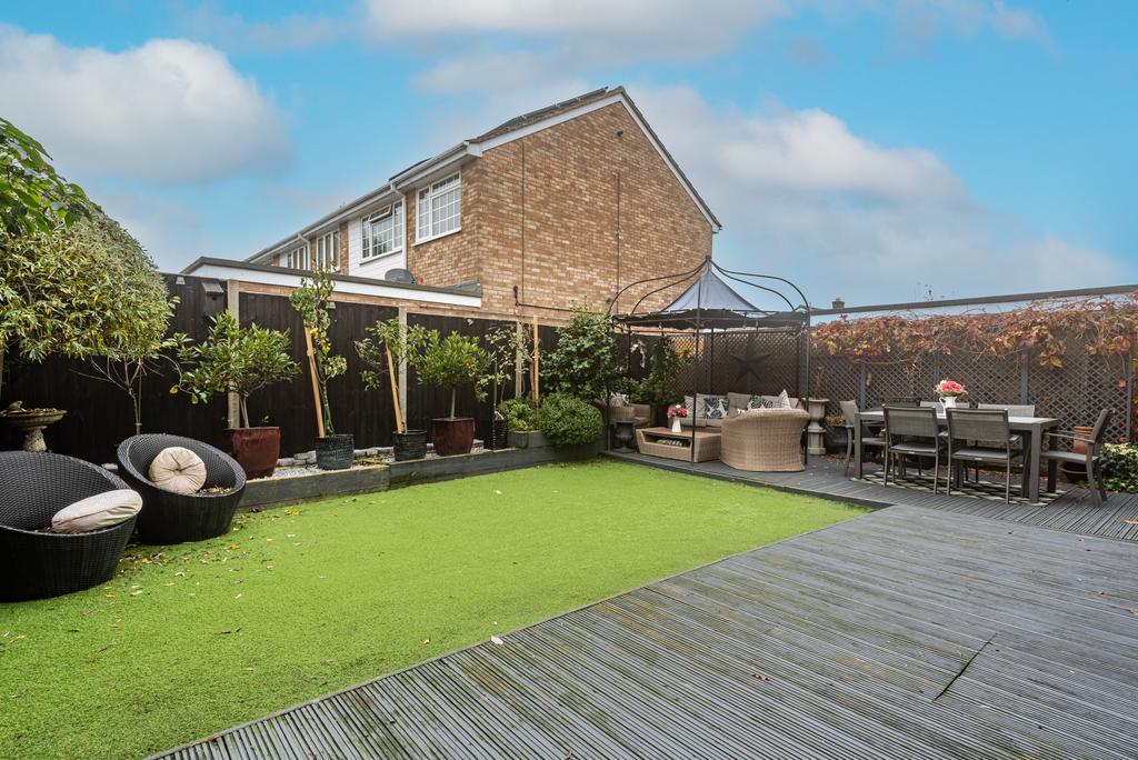 12 Aylesham Way-32 bluesky