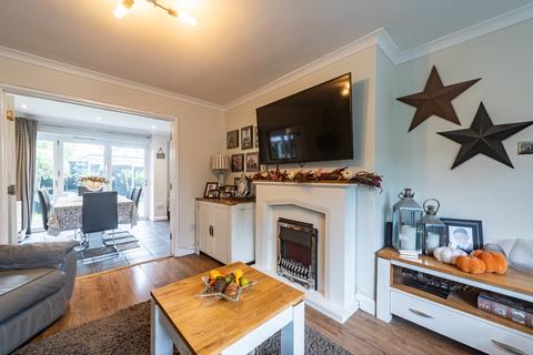 12 Aylesham Way, Yateley, GU46 6NR