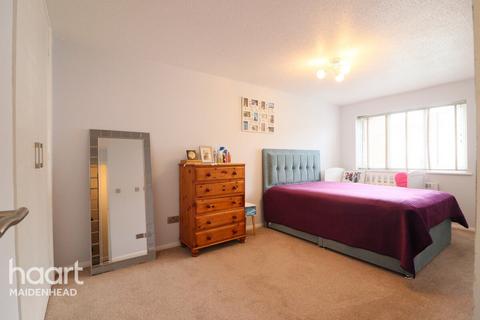 2 bedroom maisonette for sale, Barracane Drive, CROWTHORNE