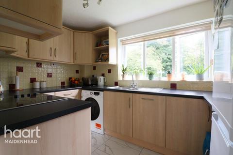 2 bedroom maisonette for sale, Barracane Drive, CROWTHORNE