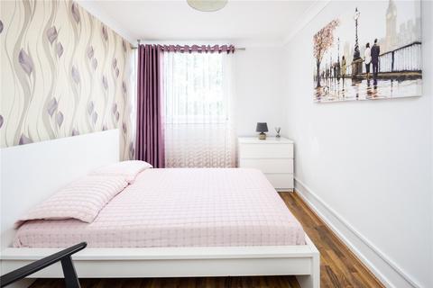 3 bedroom flat for sale, Lynch Walk, London, SE8