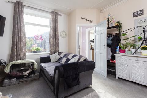 3 bedroom terraced house for sale, Moorland View, Low Moor BD12