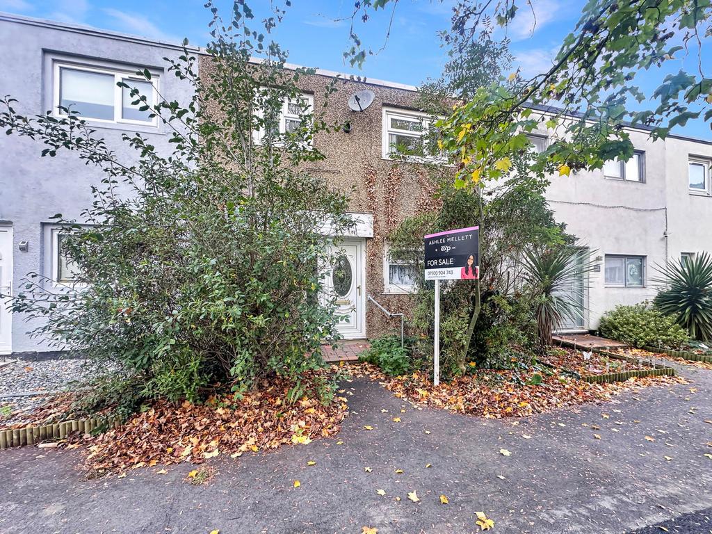 Maydells Basildn Swanstead, Basildon SS16 3 bed terraced house - £250,000