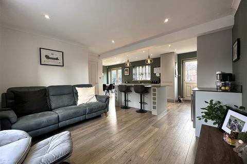 5 Fenton Fields, Fenton, Lincoln, LN1 2GE