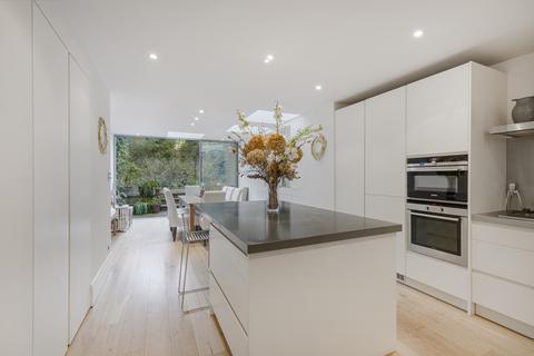 4 bedroom house for sale, Lamont Road, London SW10