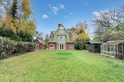 6 bedroom detached house to rent, Clevedon Road, Tilehurst