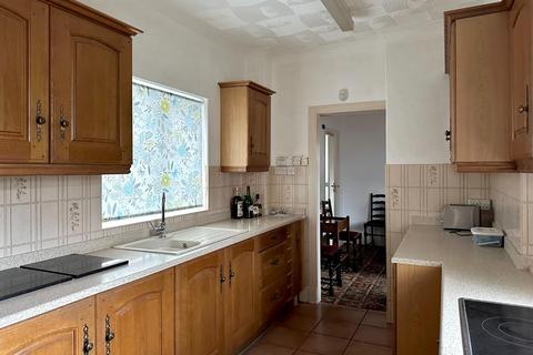 4 bedroom detached bungalow for sale, South Road, Sully