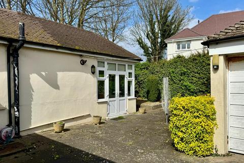 4 bedroom detached bungalow for sale, South Road, Sully