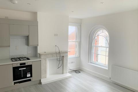 2 bedroom flat to rent, George Street West, Luton LU1