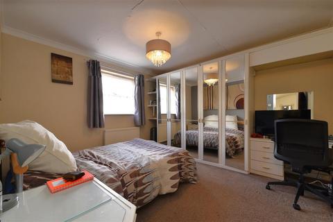 42 Chalkdown, Stevenage, SG2 7BG