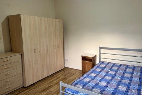 Studio to rent, High Street, Ruislip HA4