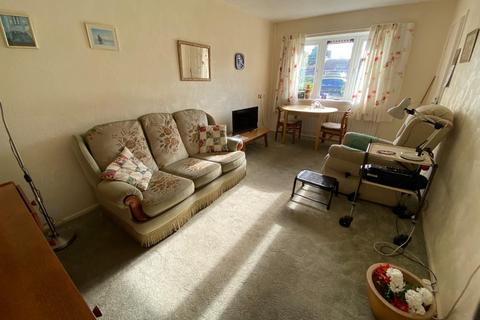 22 Lomas Close, Manchester, M19 1TE
