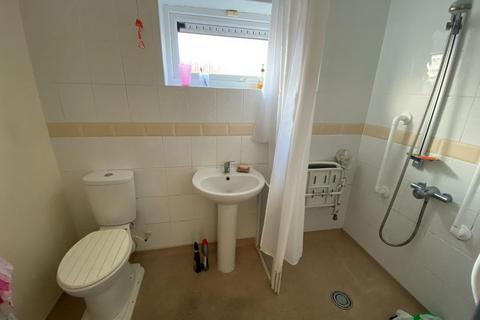 22 Lomas Close, Manchester, M19 1TE
