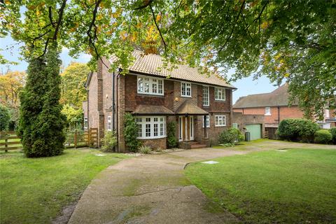 17 The Ridgeway, Fetcham, Leatherhead, KT22 9BA