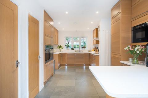 17 The Ridgeway, Fetcham, Leatherhead, KT22 9BA