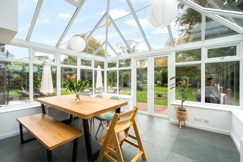 17 The Ridgeway, Fetcham, Leatherhead, KT22 9BA