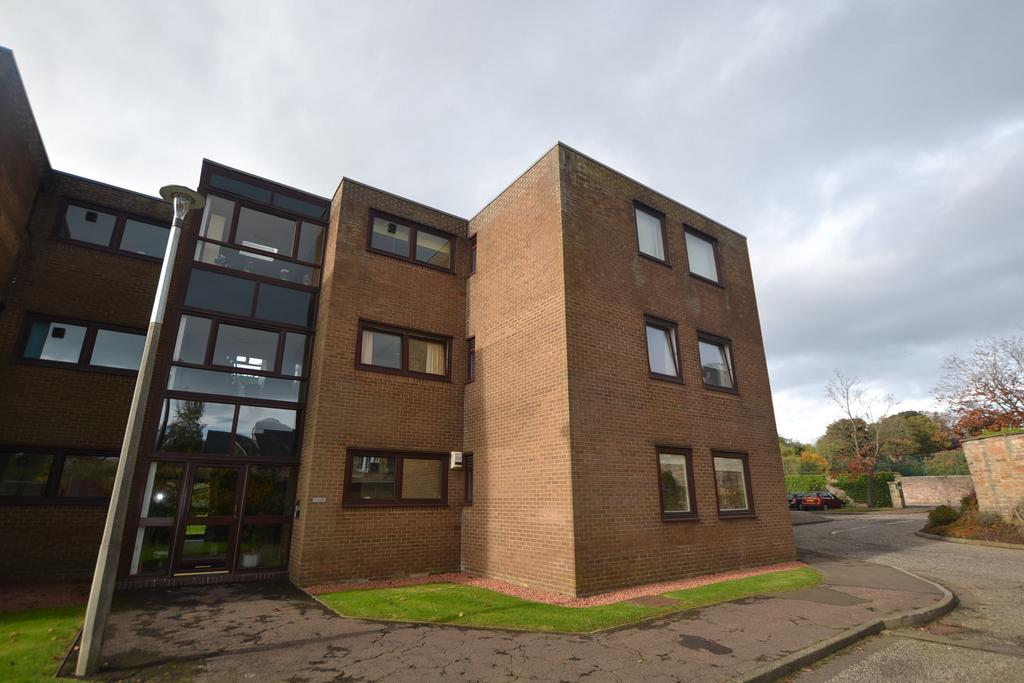 West Grange Gardens, Edinburgh, EH9 3 bed flat to rent £1,500 pcm (£