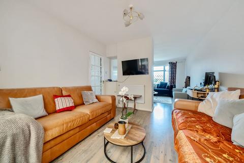 73 Gallys Road, Windsor, SL4 5QS