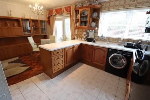 3 bedroom detached house for sale, Upper Lambricks, Rayleigh, SS6